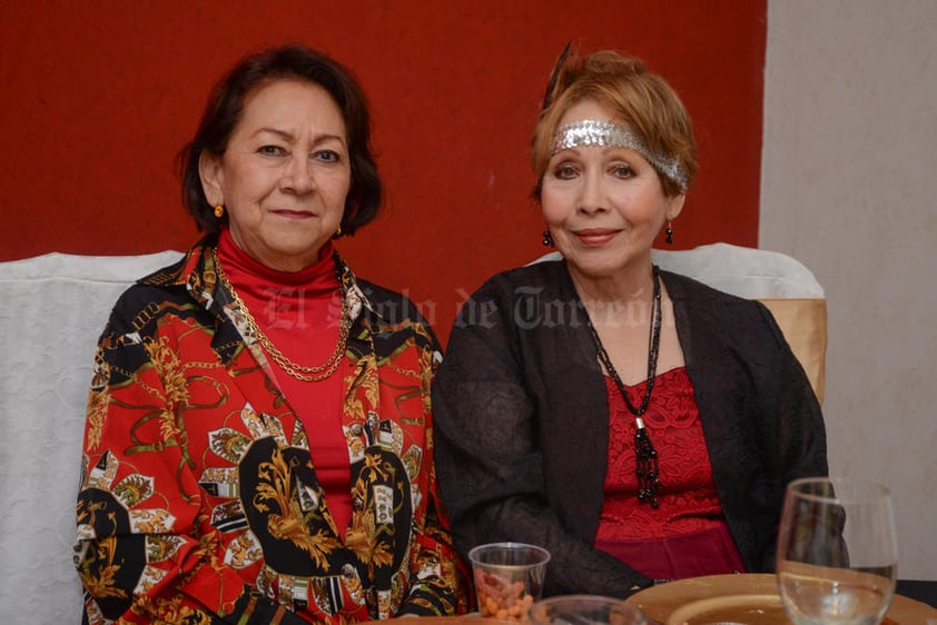 20032020 DISFRUTAN DE FIESTA.  Mary y Juana María.