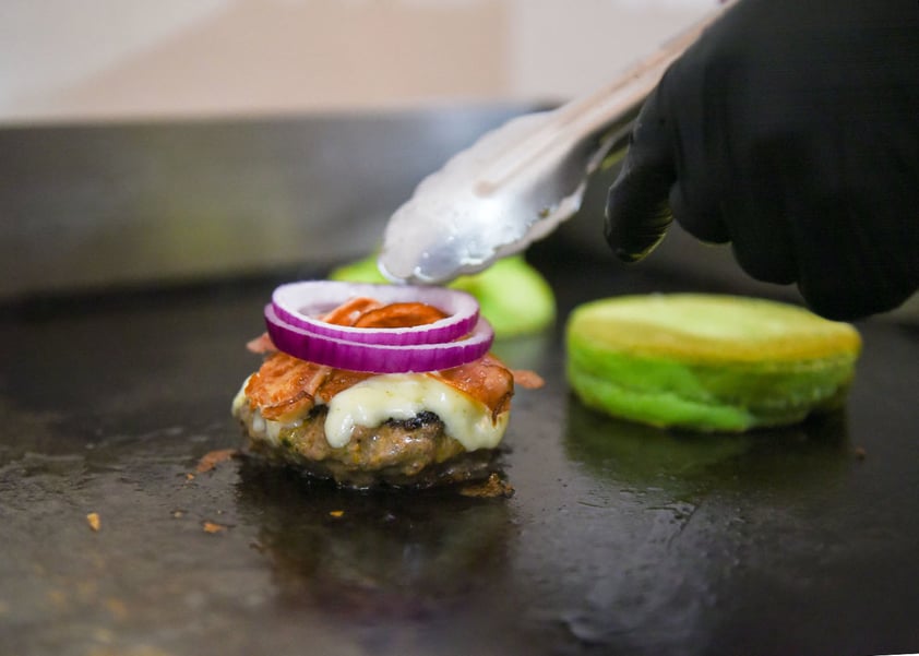 Negocio lagunero inspiró esta hamburguesa para su menú 