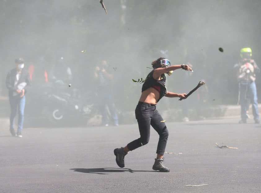 Vandalizan embajada de EUA por muertes de George Floyd y Giovanni López en CDMX