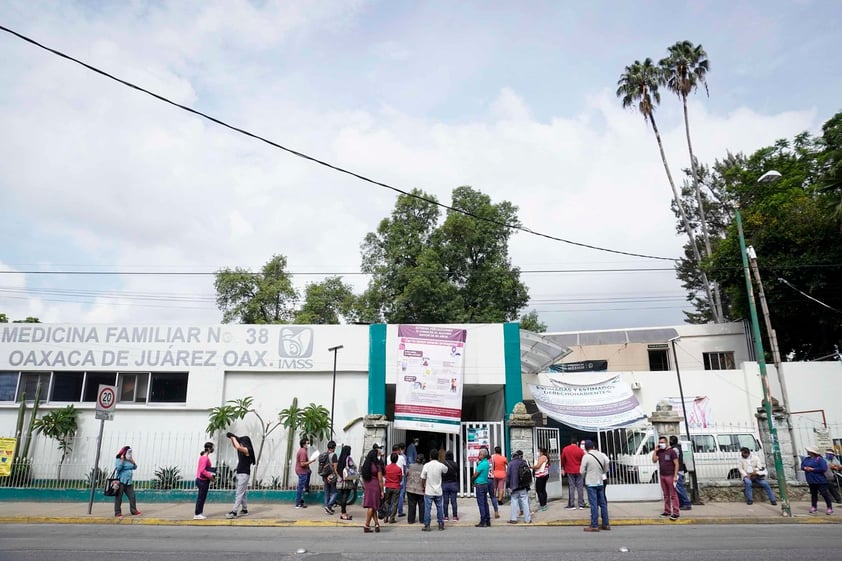 El epicentro fue a 12 kilómetros al sureste de Crucecita, Oaxaca