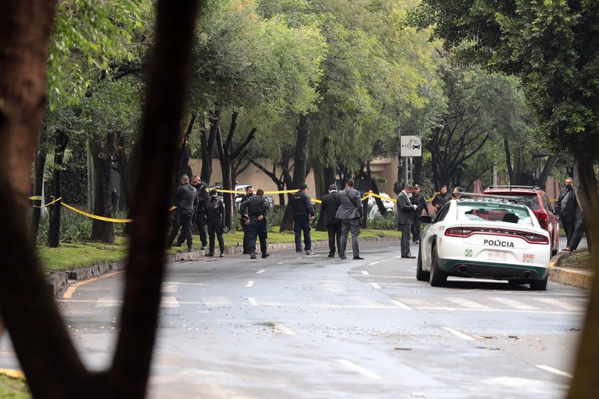 No obstante, el 25 de junio del 2020, aproximadamente a las 22:00 horas, los trasladaron a diferentes lugares encapuchados con la finalidad de recoger armamento y posteriormente los llevaron a tres diferentes puntos en las inmediaciones de las Alcaldías Miguel Hidalgo y Cuauhtémoc, específicamente lugares en donde interceptarían la camioneta en donde viajaba el Secretario de Seguridad Ciudadana.