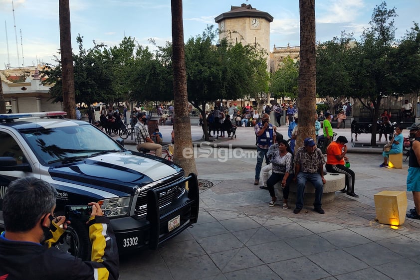 Autoridades dispersan reunión en la Plaza de Armas de Torreón