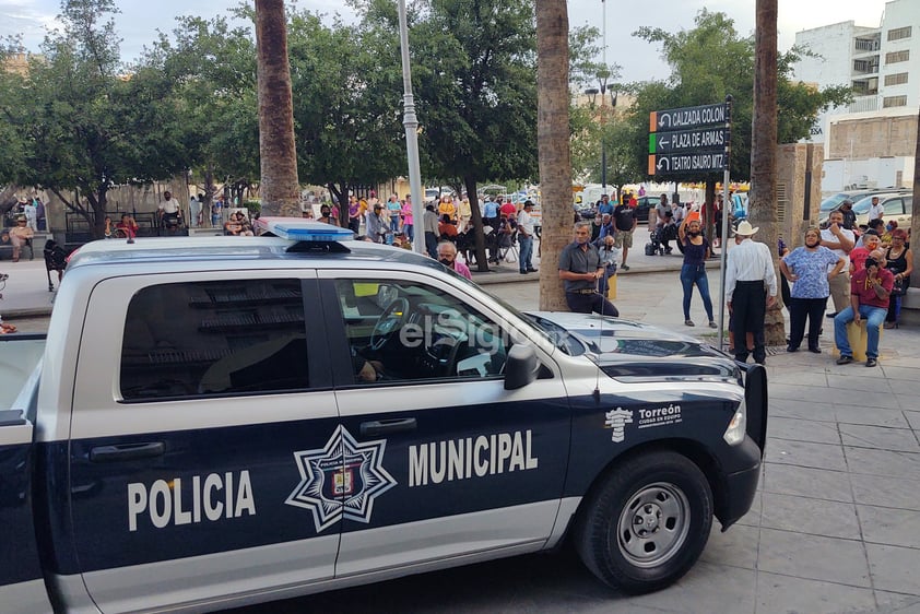 Autoridades dispersan reunión en la Plaza de Armas de Torreón