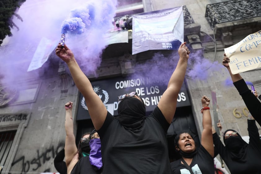 Exigen renuncia de la titular, Rosario Piedra