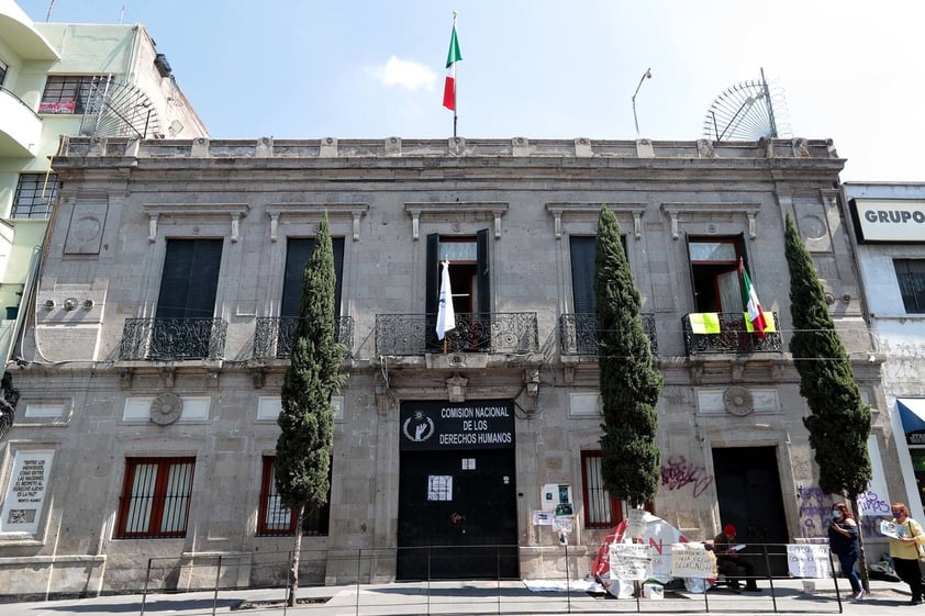 Exigen renuncia de la titular, Rosario Piedra