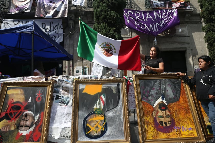 Al mantener la toma de las instalaciones de la CNDH en el Centro Histórico de la Ciudad de México, rechazaron que Piedra Ibarra haya atendido sus demandas y para continuar su protesta le prendieron fuego a carteles y acrílicos con el logo de la CNDH a las puertas del edificio. Las inconformes advirtieron que tomaron el edificio ubicado en República de Cuba 60 para hospedar a otras familias provenientes de Veracruz, Oaxaca, Coahuila y otras entidades.