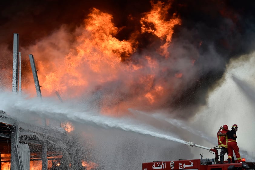 Asimismo, añadió que las fuerzas de Interior han cerrado varias calles alrededor del puerto, que quedó destruido en gran parte hace poco más de un mes.