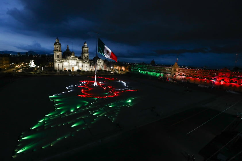 En plena pandemia, encabeza López Obrador Grito de Independencia desde Palacio Nacional