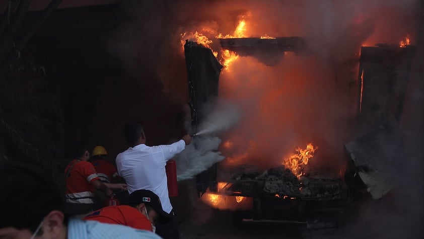 Cerca de cumplirse 6 años del caso Ayotzinapa, protestan en instalaciones de Congreso de Guerrero