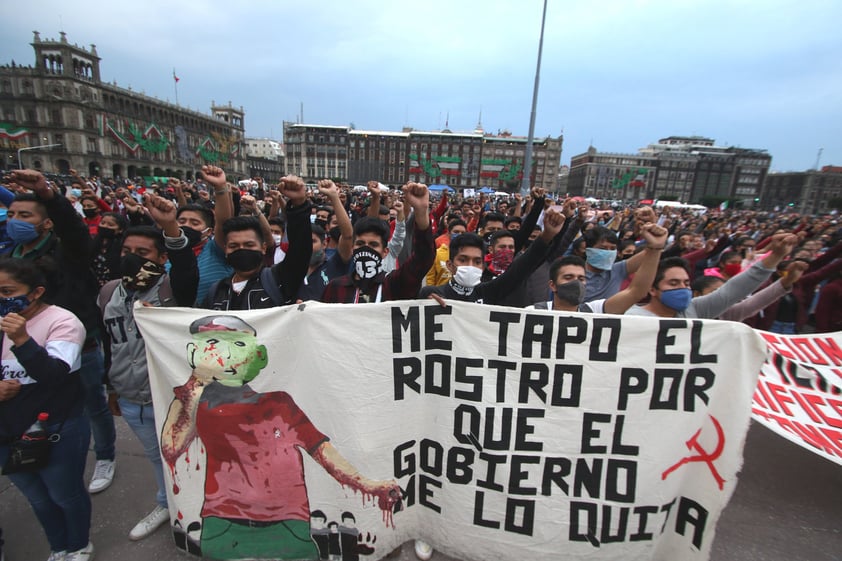 Realizan marcha en la CDMX para exigir justicia a 6 años del caso Ayotzinapa