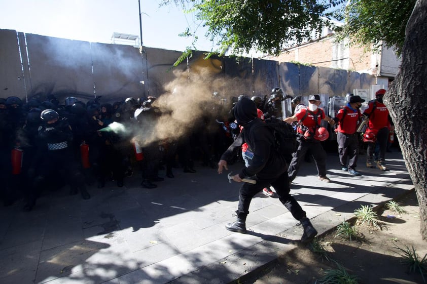 Marcha del 2 de octubre deja saldo de seis lesionados en CDMX