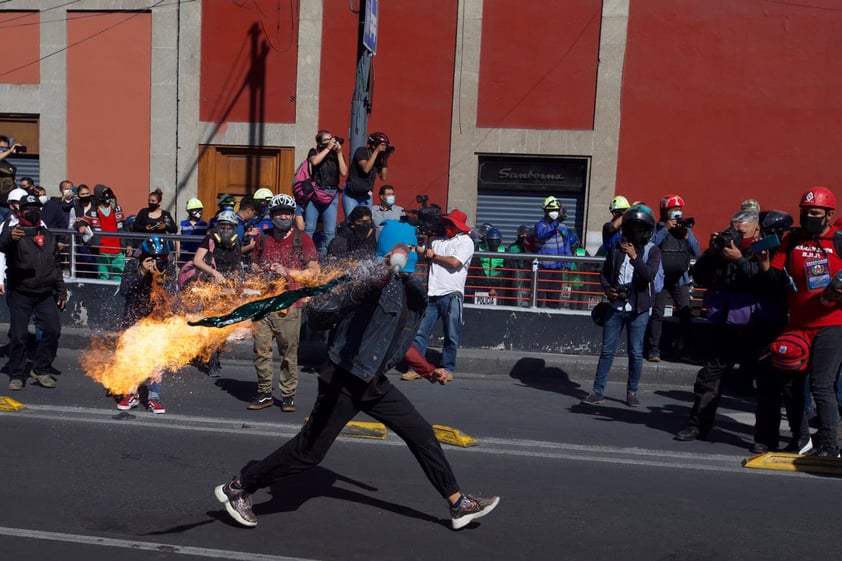 Marcha del 2 de octubre deja saldo de seis lesionados en CDMX