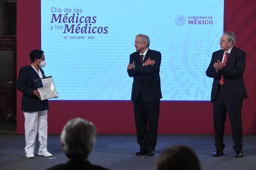 López Obrador agradece a los médicos su apoyo contra la pandemia de COVID-19