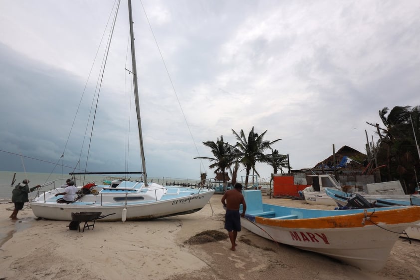 Resiente Caribe mexicano paso del huracán 'Zeta'