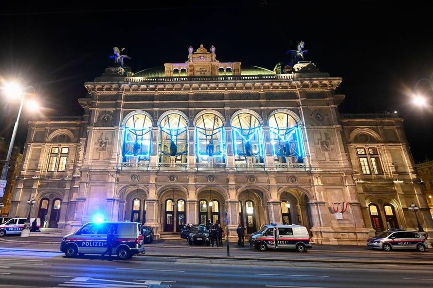 Confirma Policía 'varios muertos' tras atentados en Viena