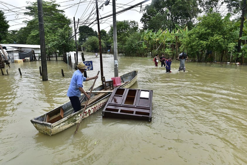 Lluvias dejan al menos 12 muertos en sureste de México