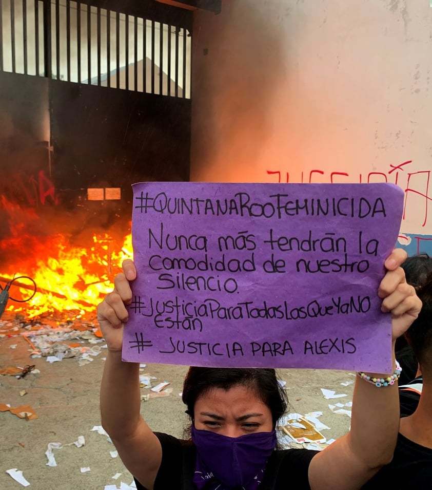 Grupos protestan por feminicidios en Cancún