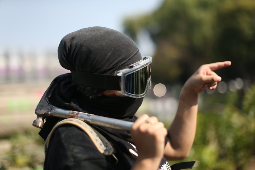 Feministas protestan en CDMX tras represión en Cancún