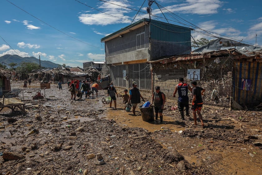 Paso de Tifón 'Vamco' en Filipinas deja al menos 39 muertos