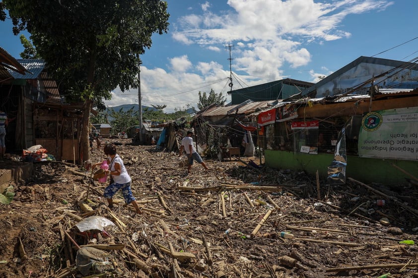 Paso de Tifón 'Vamco' en Filipinas deja al menos 39 muertos