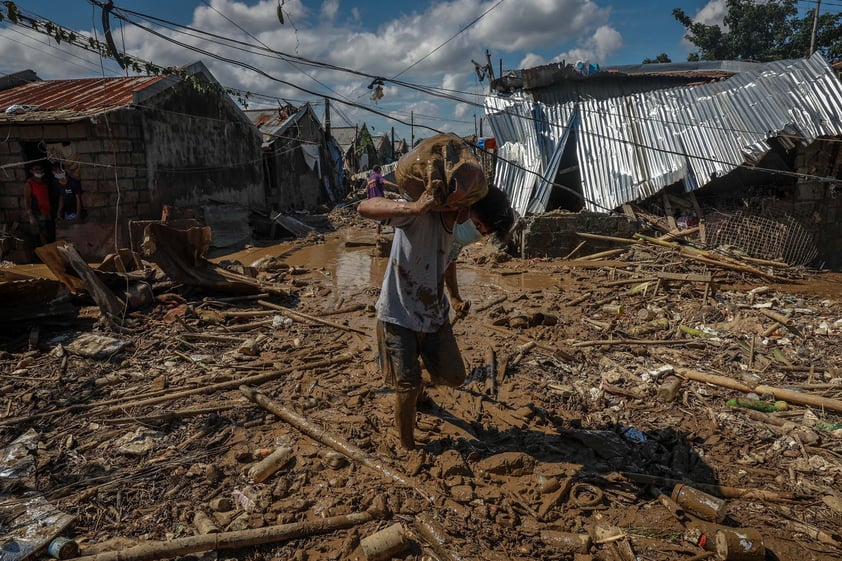 Paso de Tifón 'Vamco' en Filipinas deja al menos 39 muertos