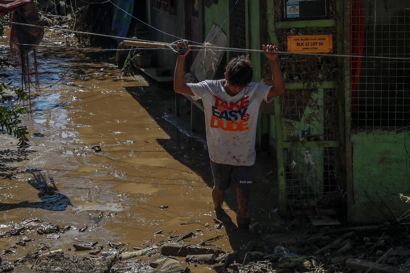 Paso de Tifón 'Vamco' en Filipinas deja al menos 39 muertos