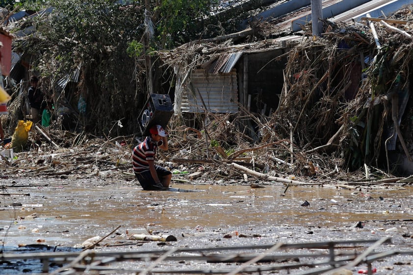 Paso de Tifón 'Vamco' en Filipinas deja al menos 39 muertos