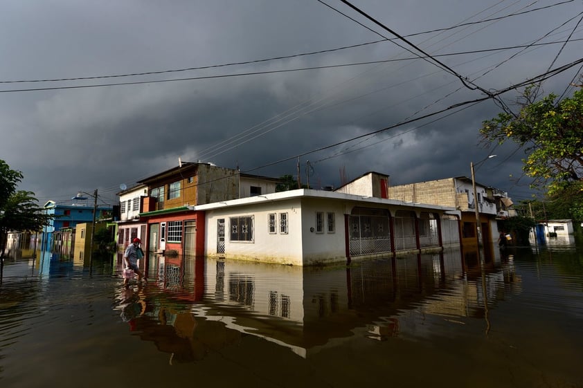 Desplazamiento de tormenta 'Iota' pone en alerta a sur de México