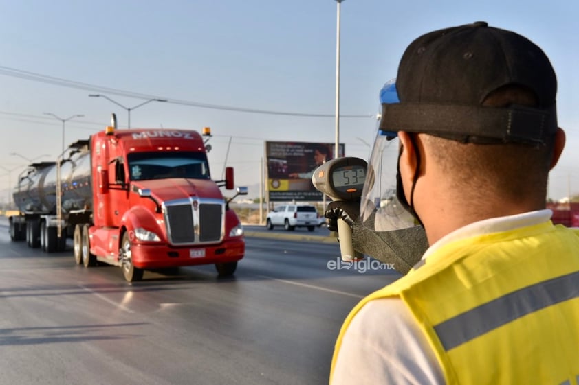 Erick Sotomayor Ruiz 


 La Dirección de Tránsito y Vialidad de Torreón retoma el Operativo Radar por motivo de cierre de año.