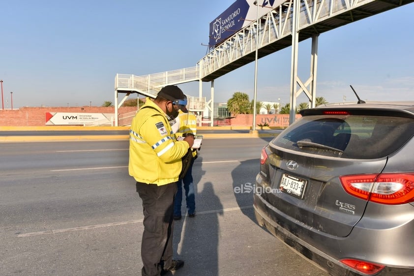 Erick Sotomayor Ruiz 


 La Dirección de Tránsito y Vialidad de Torreón retoma el Operativo Radar por motivo de cierre de año.