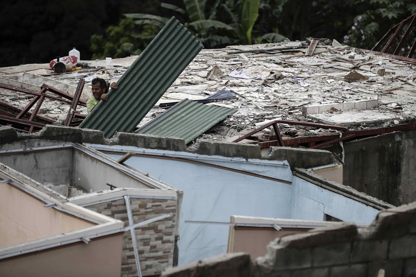 Hundimiento destruye más de 30 casas en Costa Rica