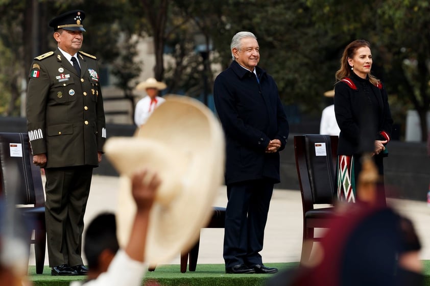 Encabeza AMLO ceremonia por el 110 Aniversario de la Revolución Mexicana