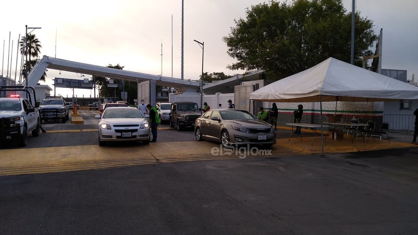 Filtros. Ayer sábado en punto de las 7:00 horas, se instalaron los filtros sanitarios en la frontera entre Estados Unidos y México. En el Puente Internacional I, permanecerán de 7 de la mañana a 3 de la tarde.