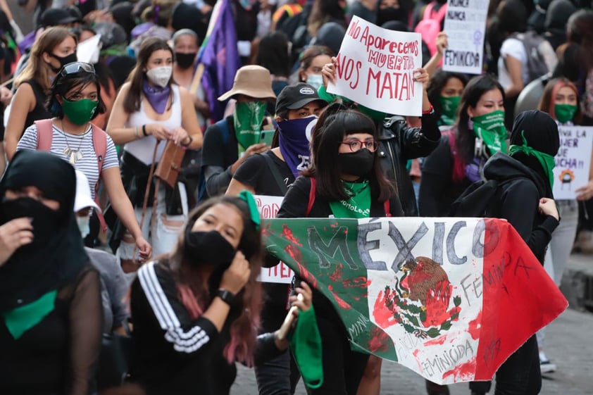 Registran destrozos durante marcha contra violencia de género en CDMX