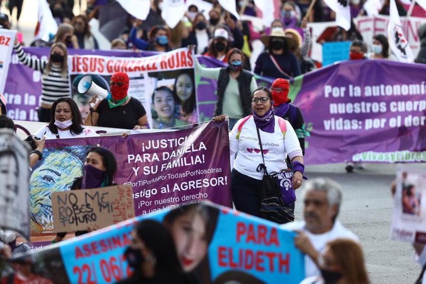 Registran destrozos durante marcha contra violencia de género en CDMX