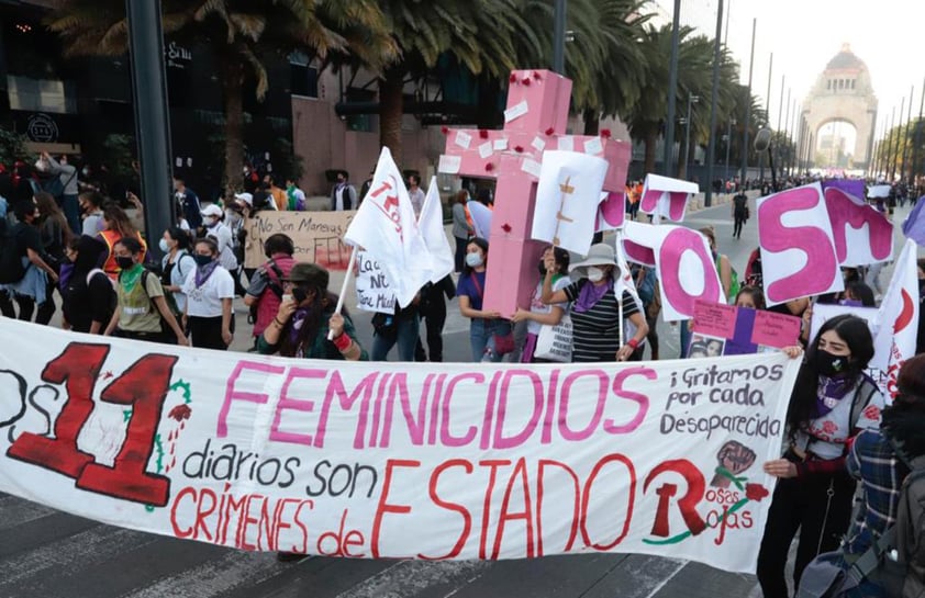 Registran destrozos durante marcha contra violencia de género en CDMX