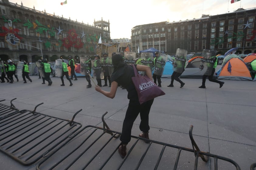 Registran destrozos durante marcha contra violencia de género en CDMX