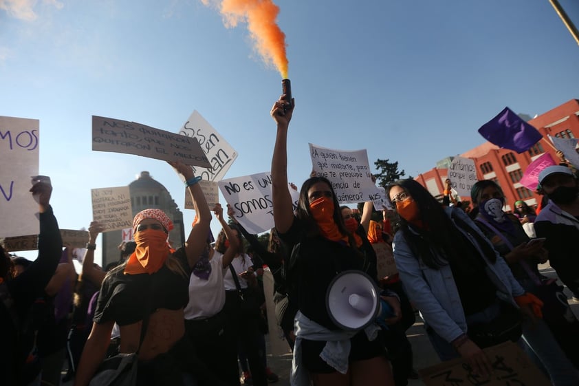 Registran destrozos durante marcha contra violencia de género en CDMX