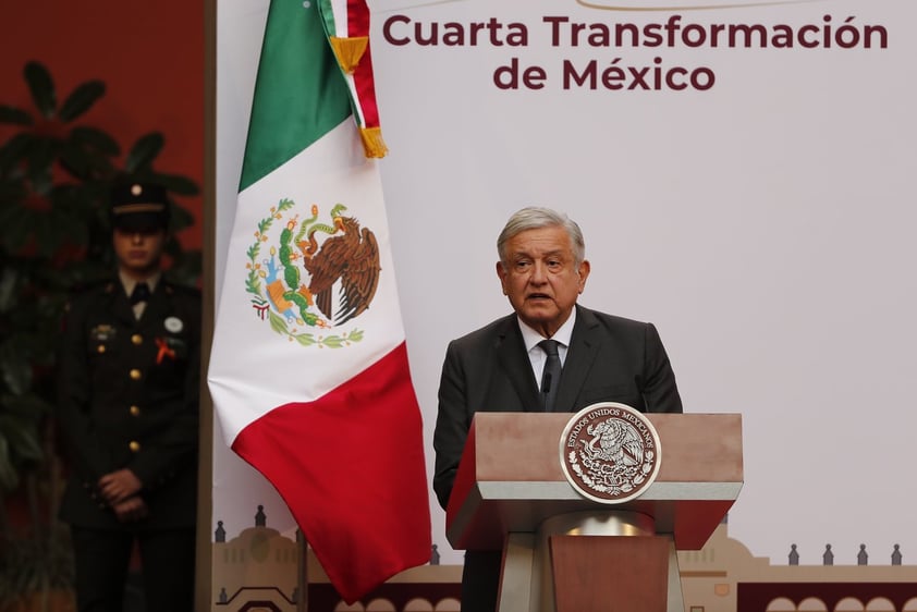 Conmemora AMLO toma de posesión en México