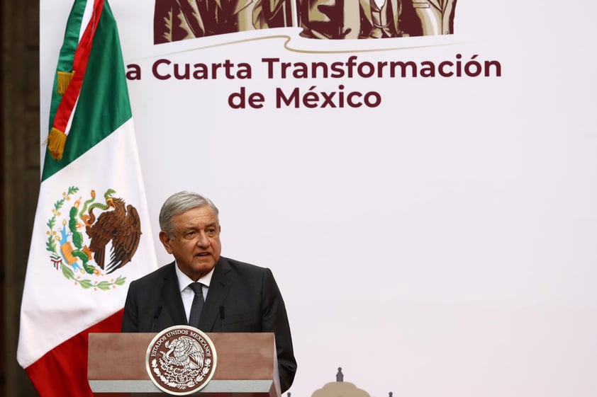 Conmemora AMLO toma de posesión en México