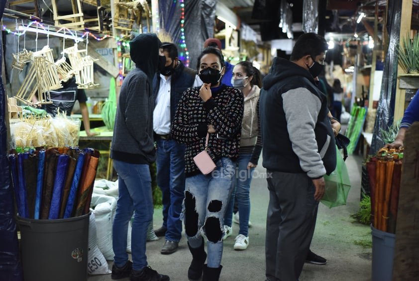 Inauguran y dan la bendición al mercadito navideño de Torreón