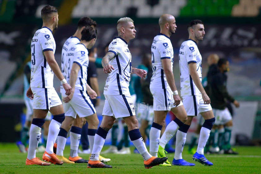 León vence a Pumas 