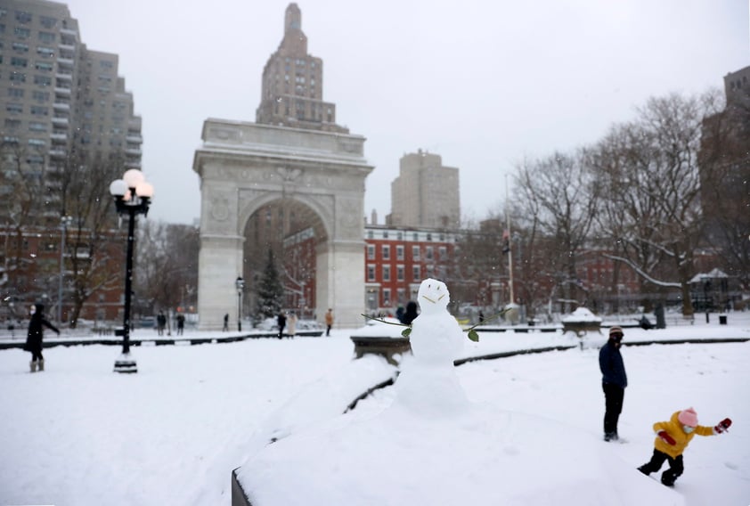 El alcalde de la ciudad, Bill de Blasio, aseguró que la cantidad de nieve registrada en las últimas 24 horas era la mayor desde enero de 2016.