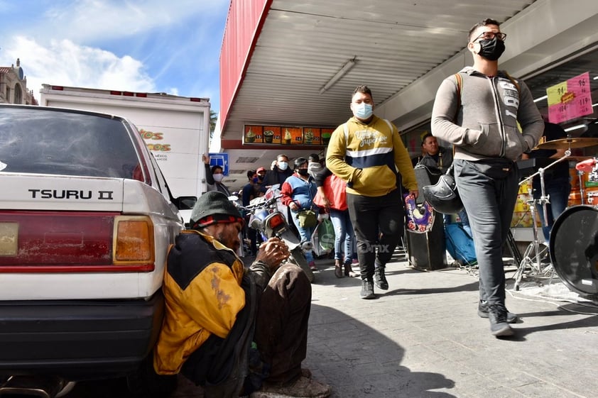 Se olvidan del COVID-19 y abarrotan el centro de Torreón, Gómez Palacio y Lerdo por compras navideñas