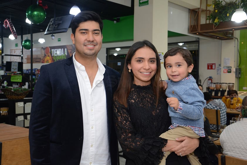 Gerarado Enríquez, Wendy Madrid y Gerardo.