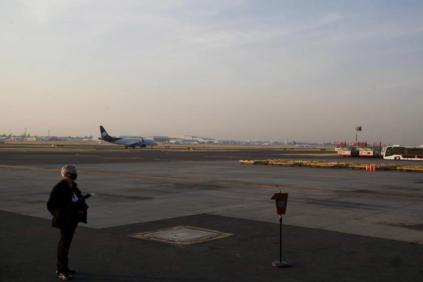 México se convirtió el miércoles en el primer país de América Latina en recibir las vacunas contra el COVID-19.