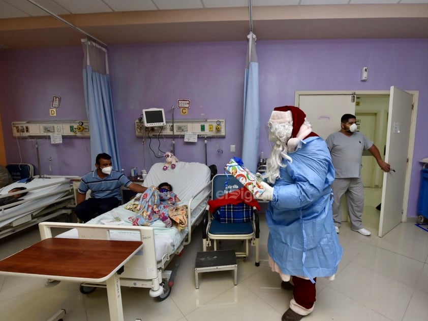 Sorprende a los pequeños pacientes con regalos 