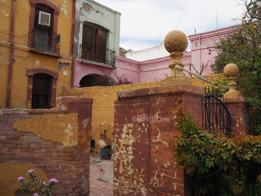 La casona que descansa bajo el cerro en Torreón