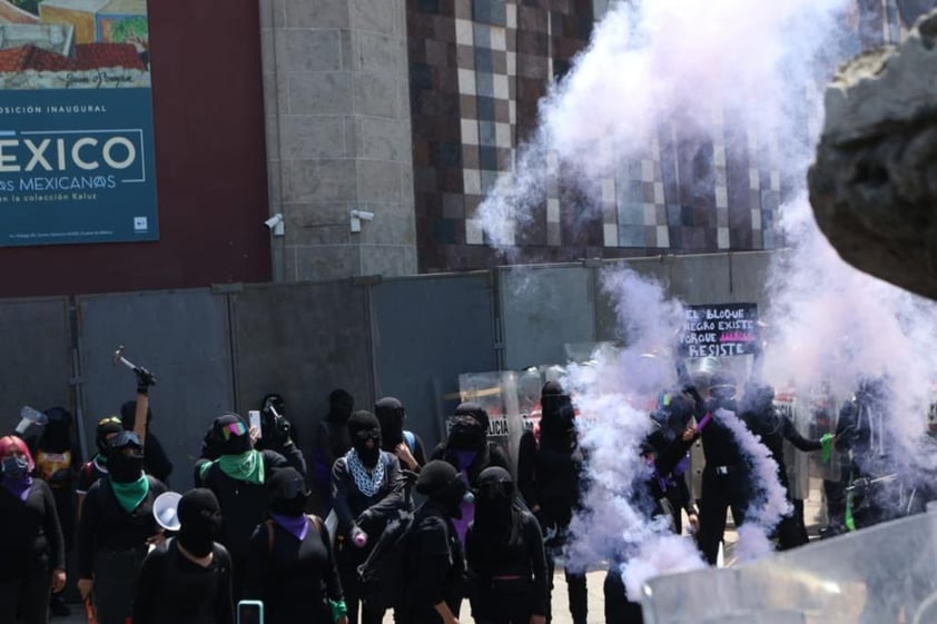 Mujeres toman las calles de CDMX ante el #8M2021