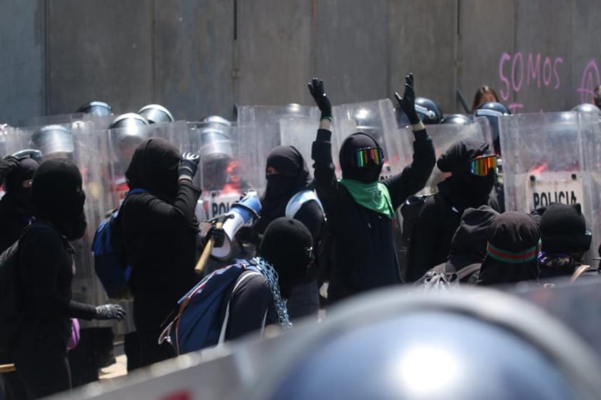 Mujeres toman las calles de CDMX ante el #8M2021